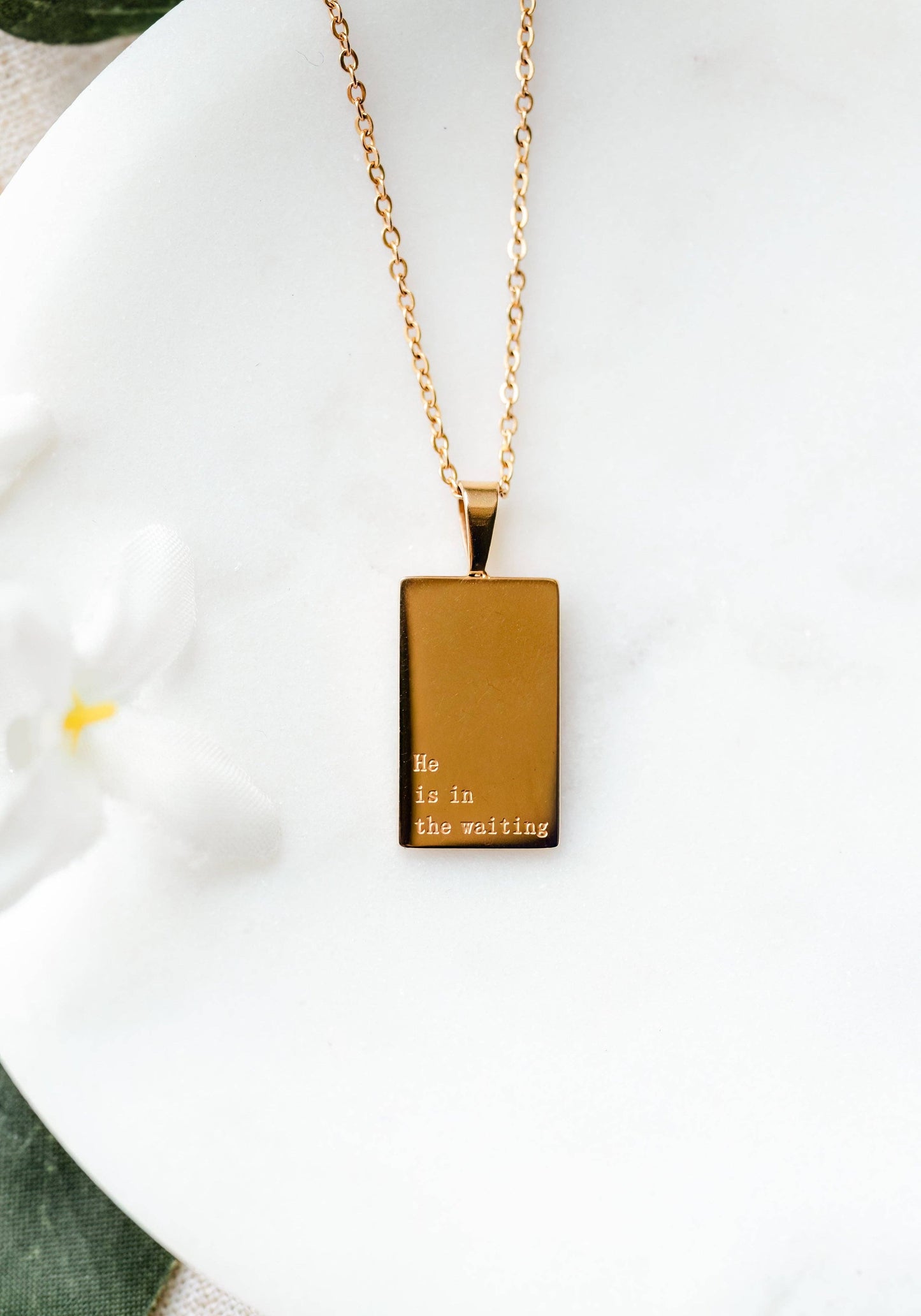 Necklace: 18kt Gold He is in the waiting