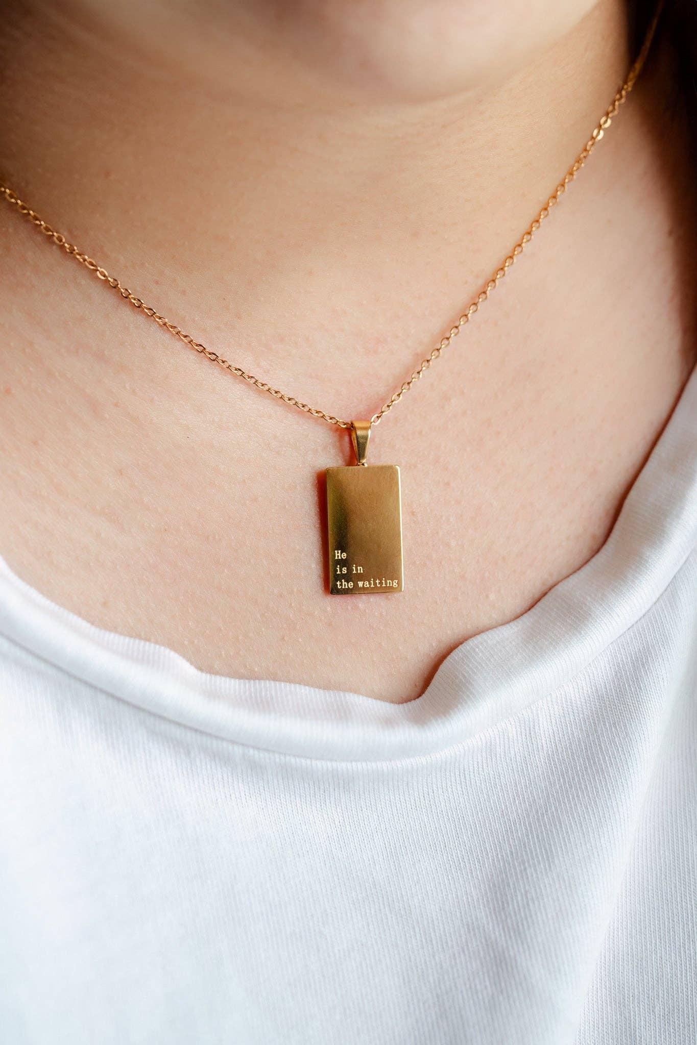 Necklace: 18kt Gold He is in the waiting